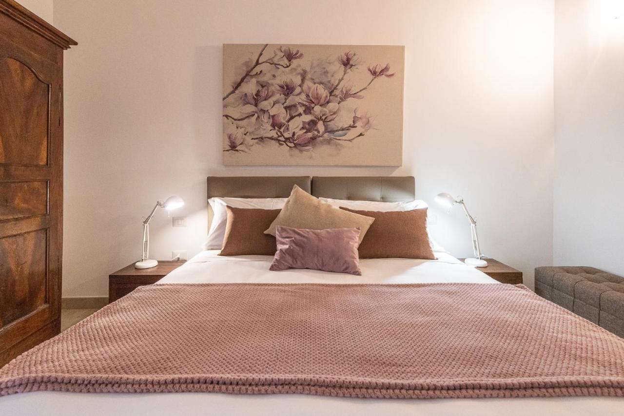 Rubichi 6 - Old Town Apartment Sit Lecce Luaran gambar