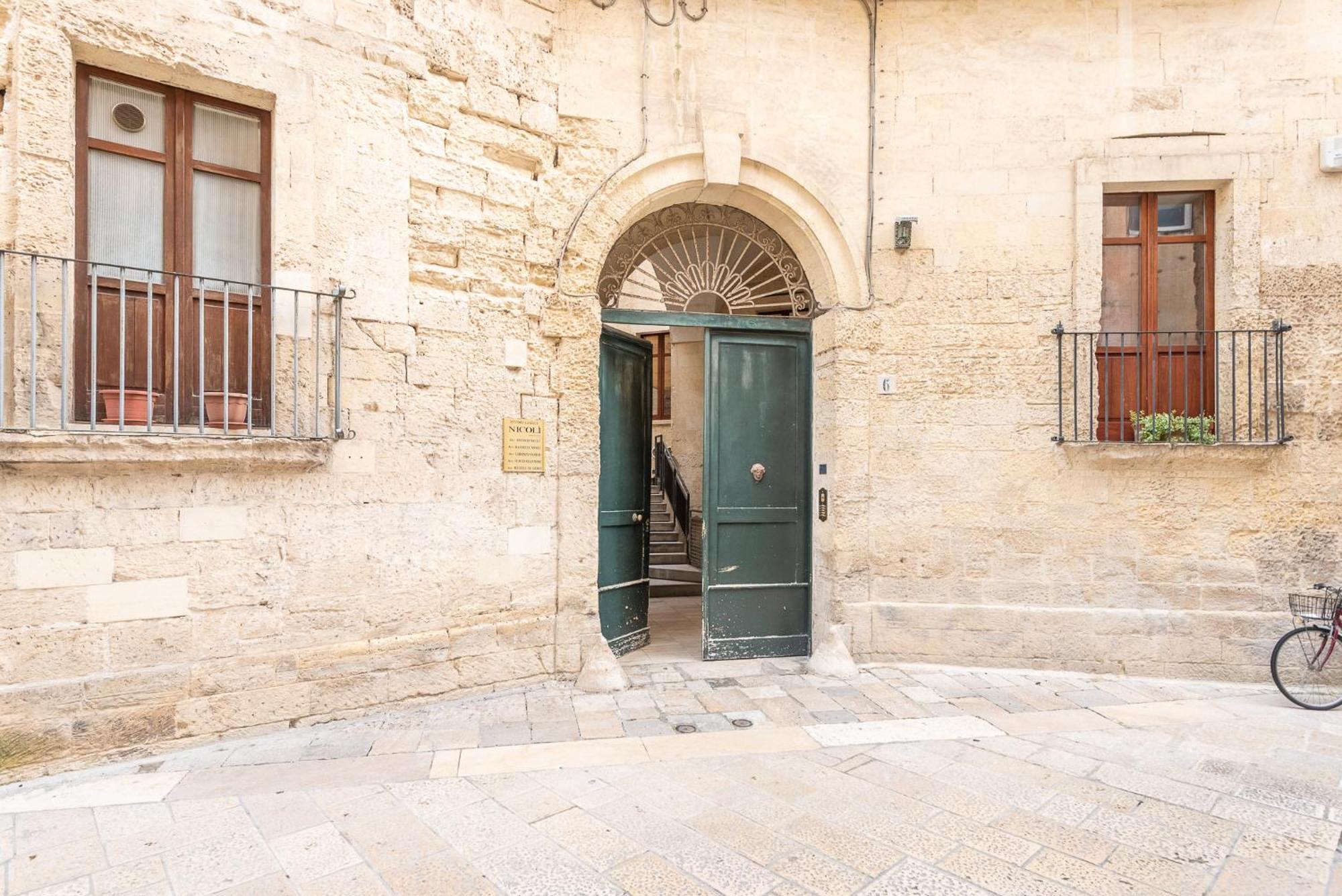 Rubichi 6 - Old Town Apartment Sit Lecce Luaran gambar