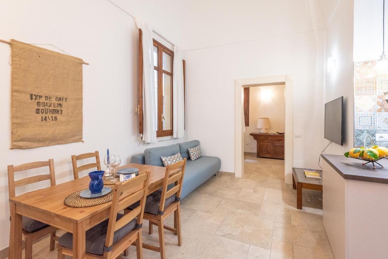 Rubichi 6 - Old Town Apartment Sit Lecce Luaran gambar